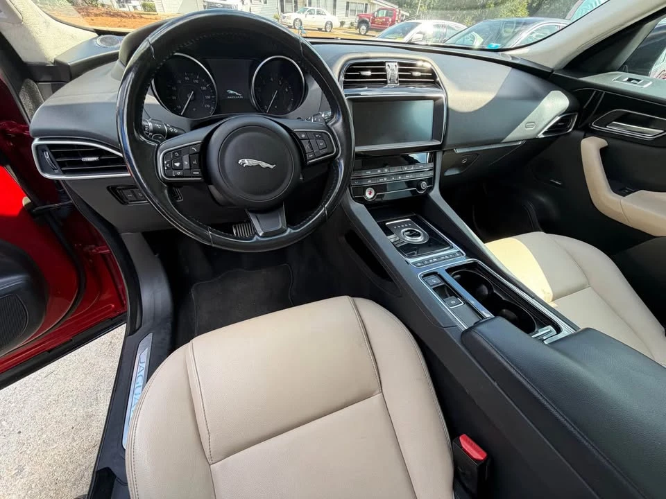 2019 Jaguar F-Pace - Image 10 of 19