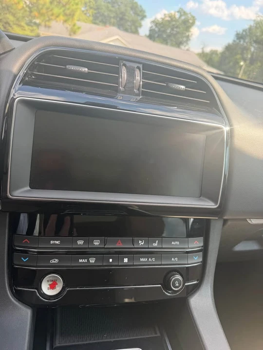 2019 Jaguar F-Pace - Image 13 of 19