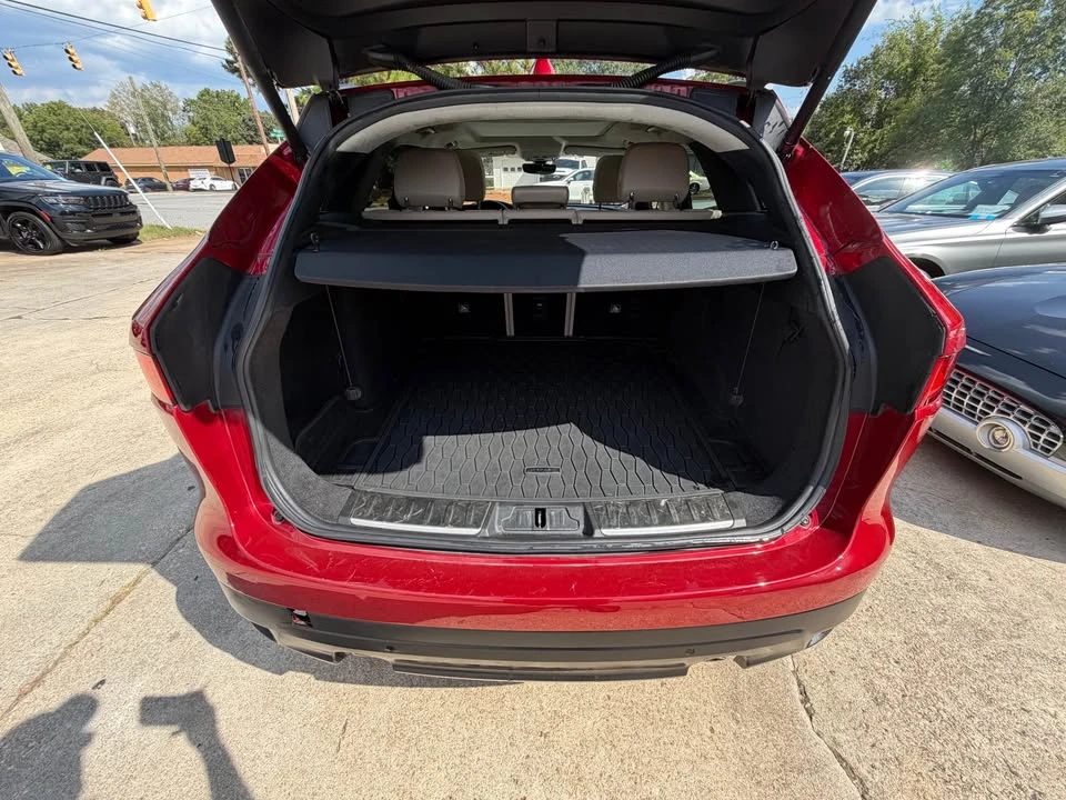 2019 Jaguar F-Pace - Image 9 of 19