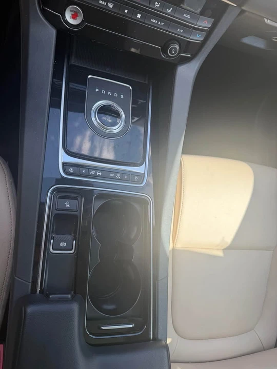 2019 Jaguar F-Pace - Image 14 of 19