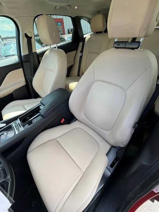 2019 Jaguar F-Pace - Image 15 of 19