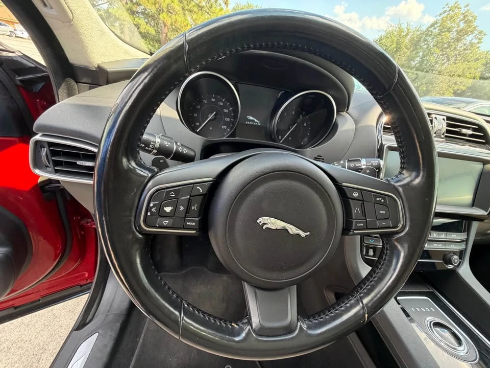 2019 Jaguar F-Pace - Image 11 of 19