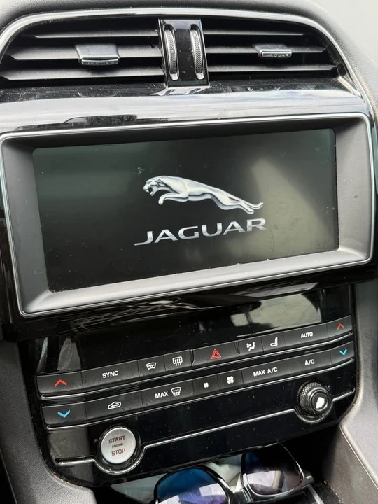 2019 Jaguar F-Pace - Image 11 of 14