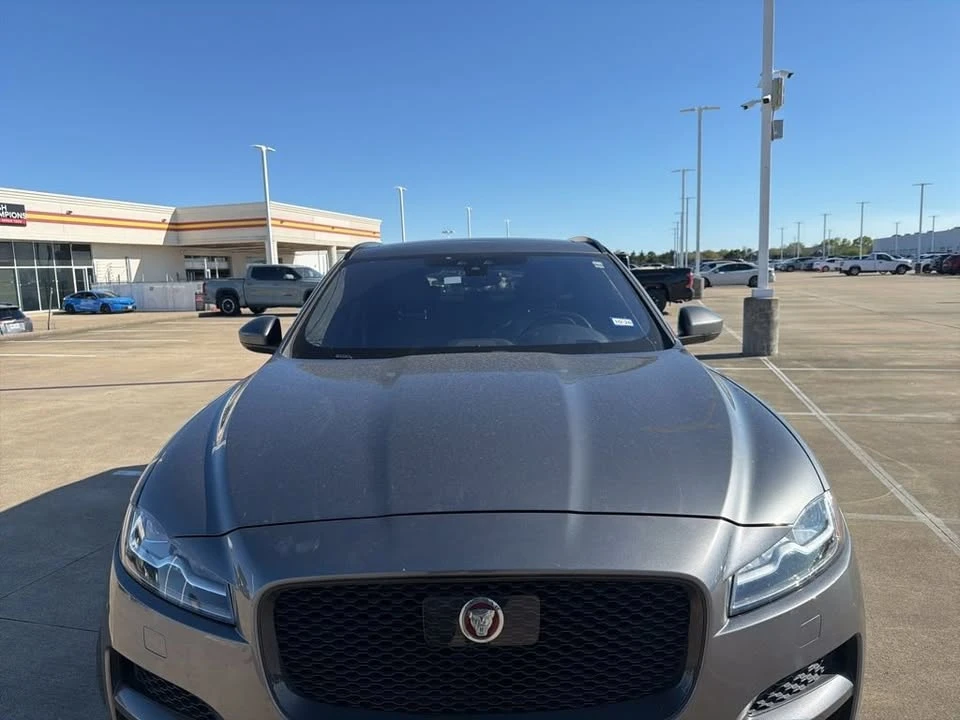 2019 Jaguar F-Pace - Image 6 of 10