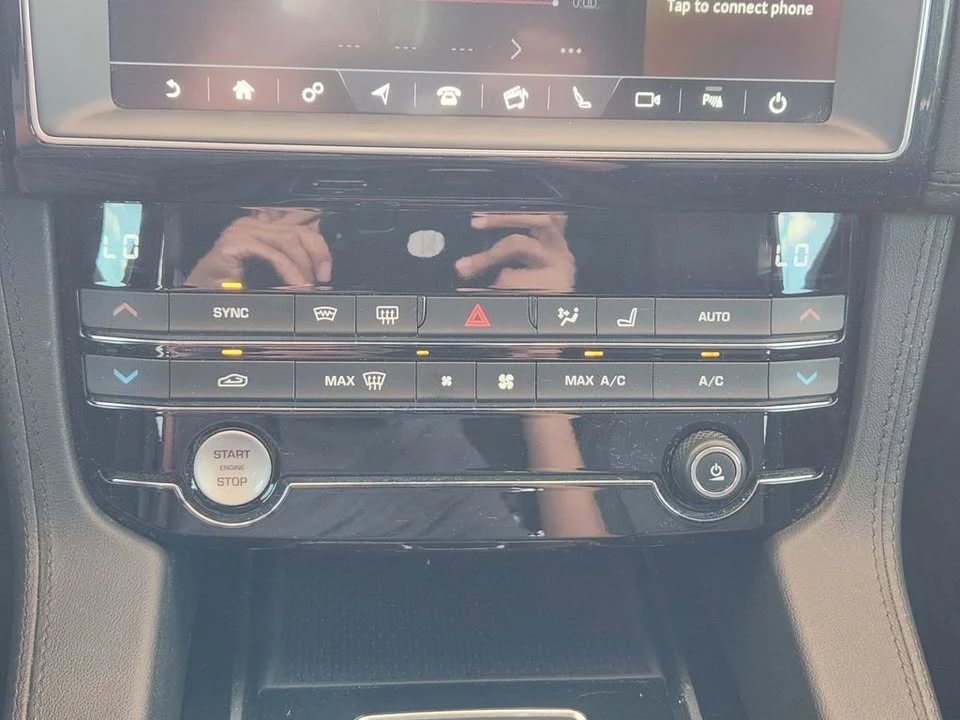 2019 Jaguar F-Pace - Image 18 of 20