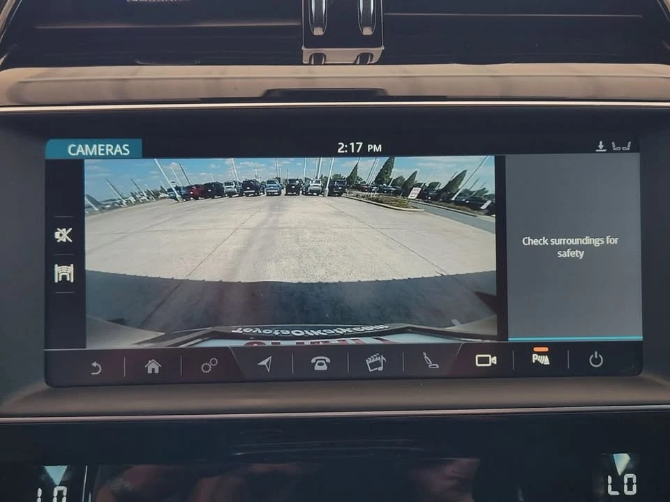 2019 Jaguar F-Pace - Image 17 of 20