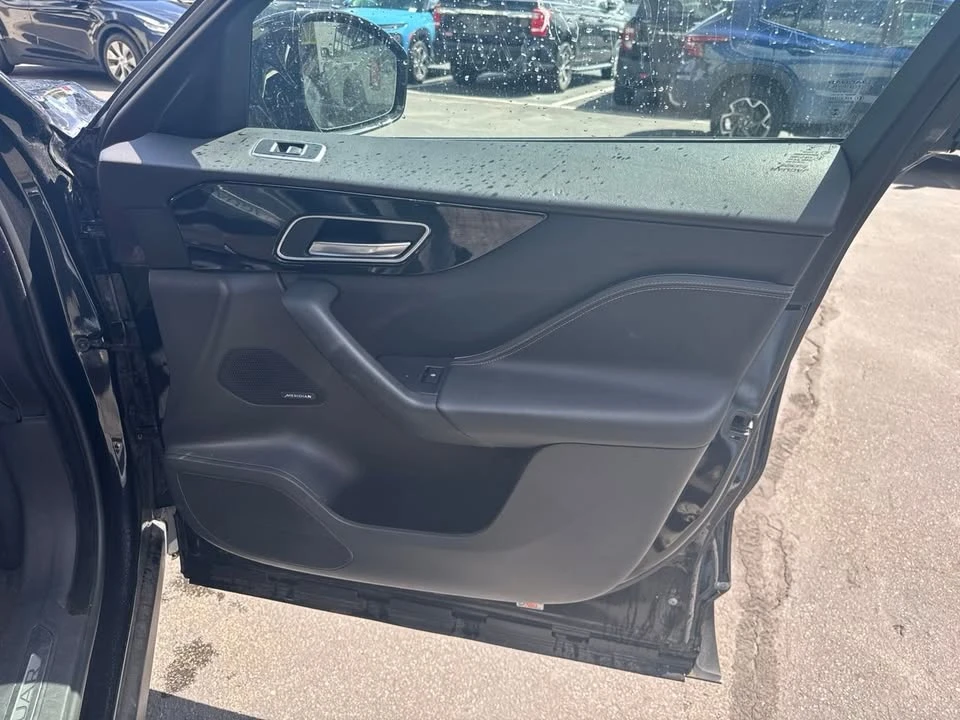 2019 Jaguar F-Pace - Image 11 of 20