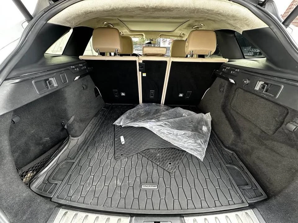 2019 Jaguar F-Pace - Image 17 of 17