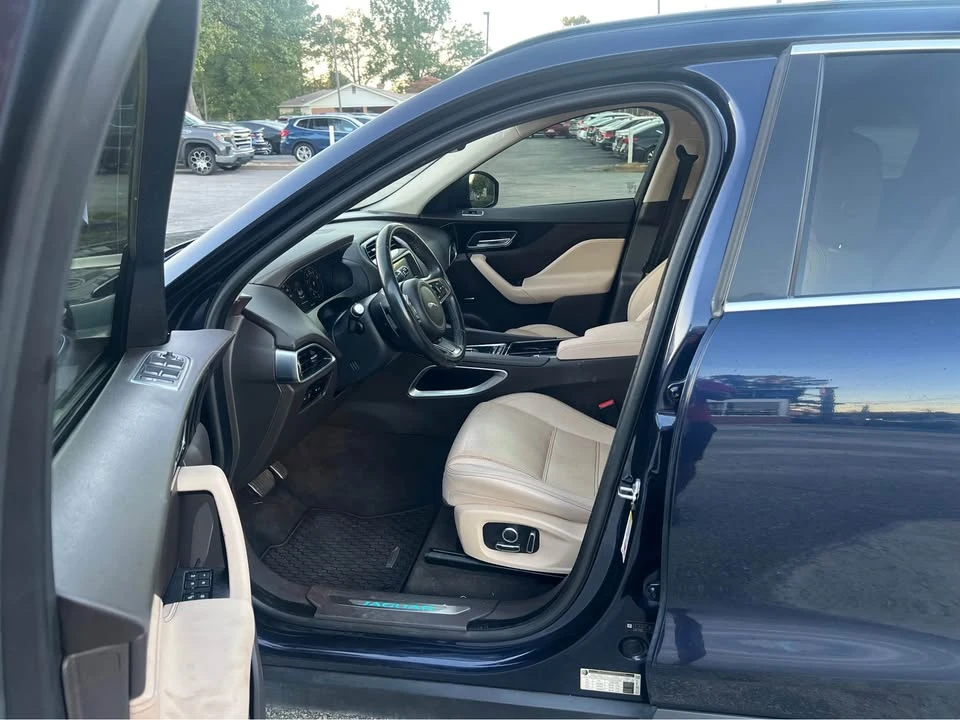 2019 Jaguar F-Pace - Image 9 of 13