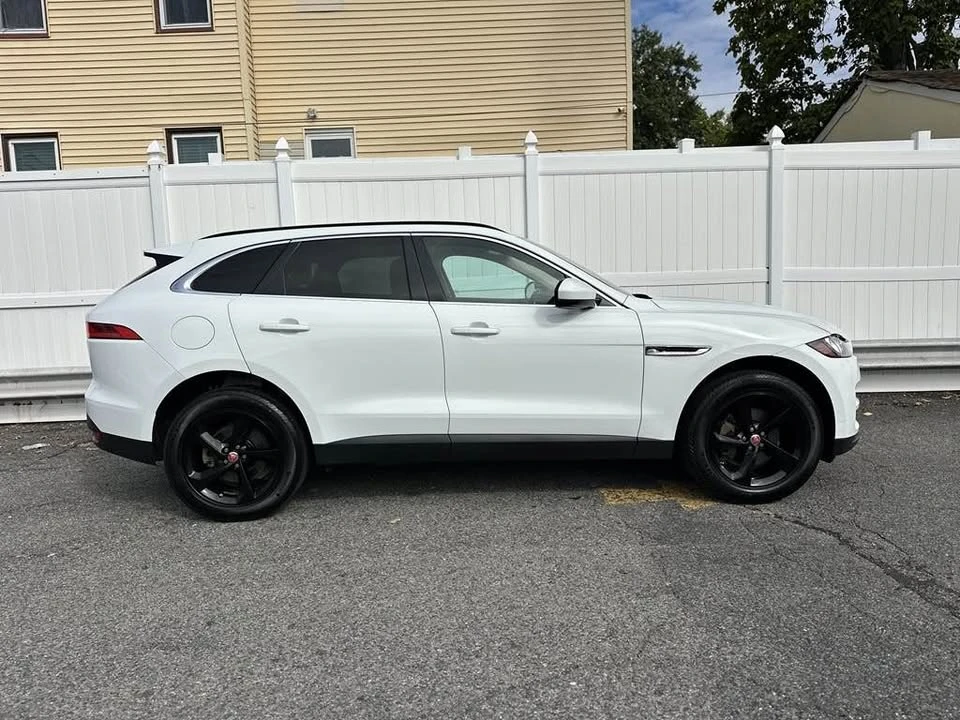 2019 Jaguar F-Pace - Image 8 of 17