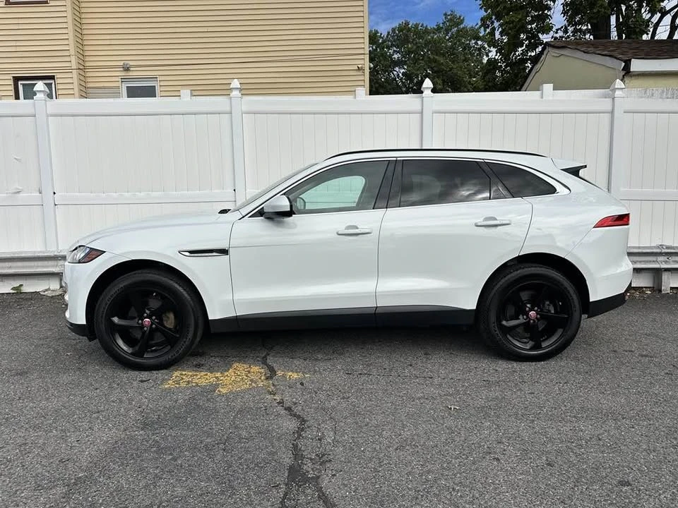 2019 Jaguar F-Pace - Image 4 of 17