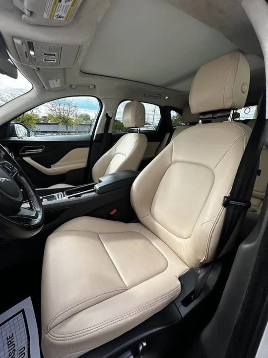 2019 Jaguar F-Pace - Image 15 of 17