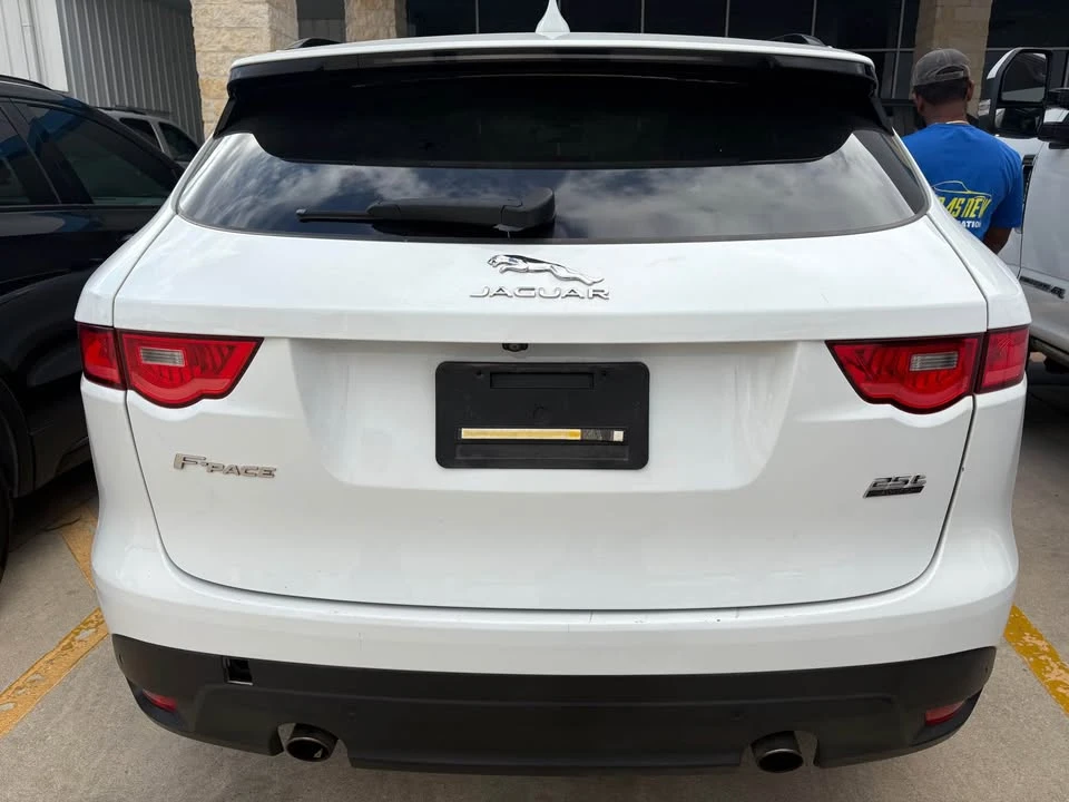 2019 Jaguar F-Pace - Image 10 of 10