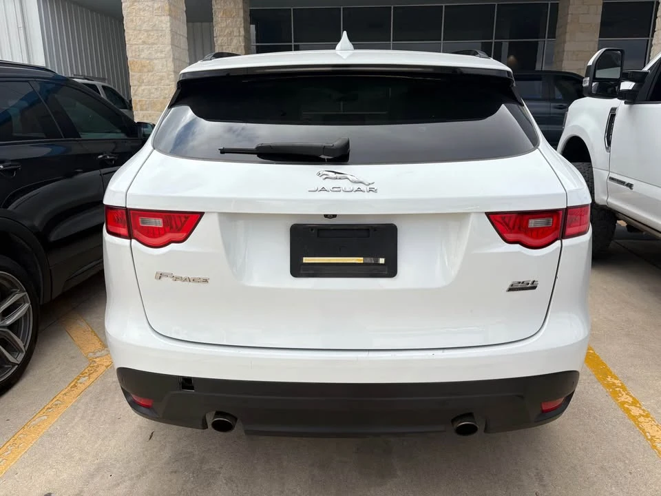 2019 Jaguar F-Pace - Image 5 of 10