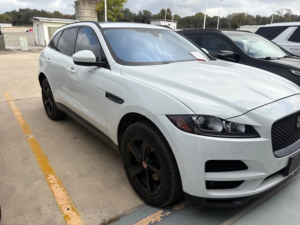 2019 Jaguar F-Pace - Image 3 of 10