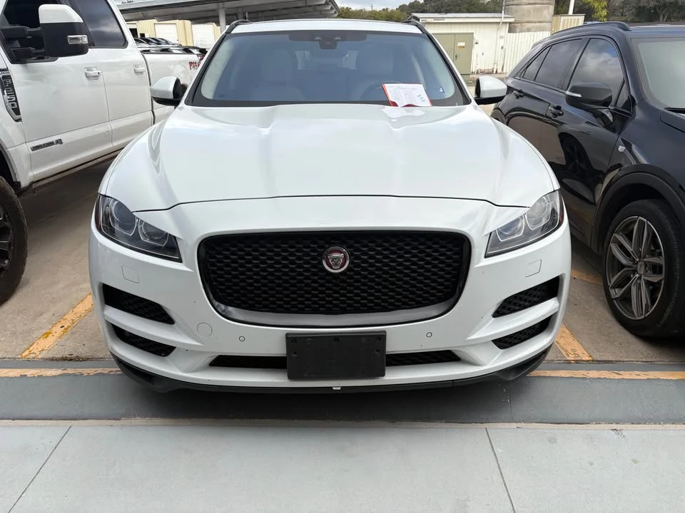 2019 Jaguar F-Pace - Image 2 of 10