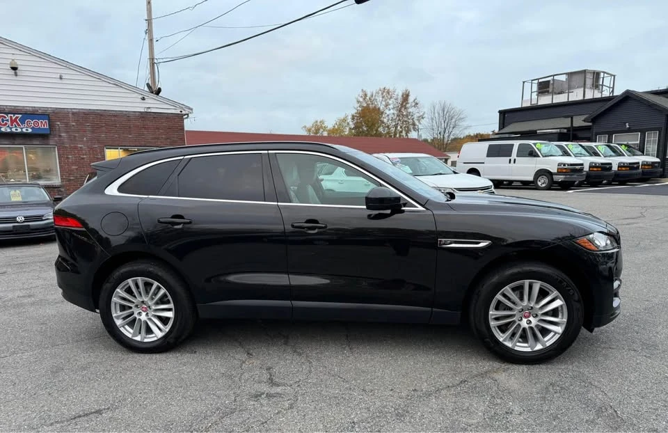 2019 Jaguar F-Pace - Image 7 of 19