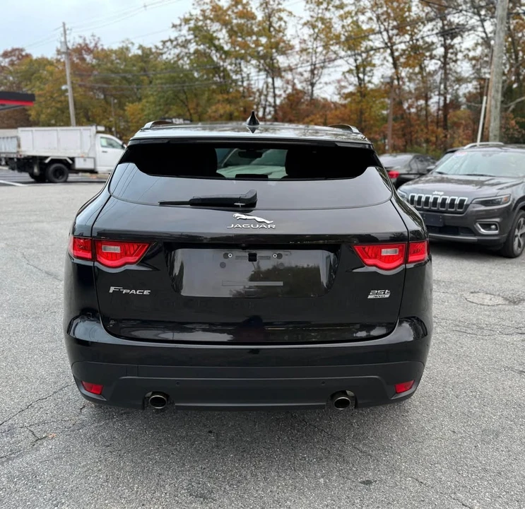 2019 Jaguar F-Pace - Image 10 of 19