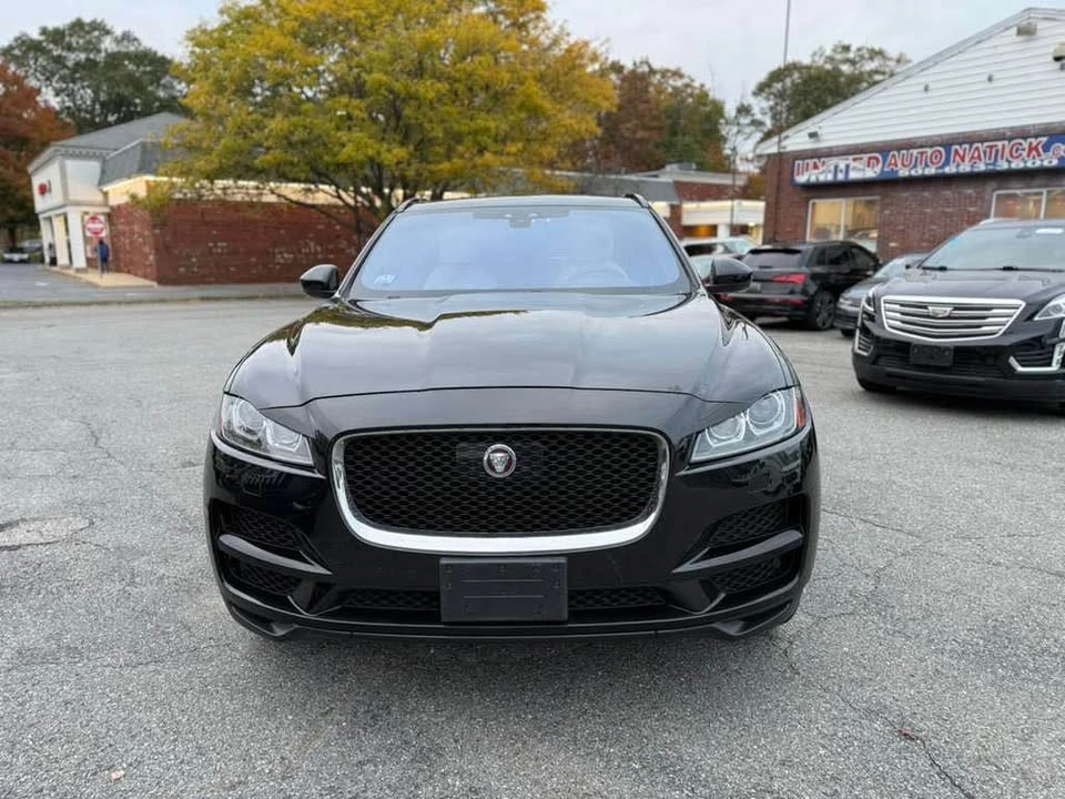 2019 Jaguar F-Pace - Image 2 of 11