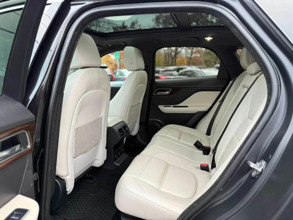 2019 Jaguar F-Pace - Image 10 of 11