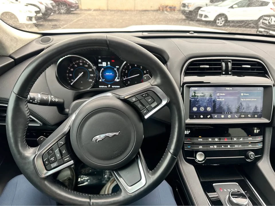 2019 Jaguar F-Pace - Image 11 of 12