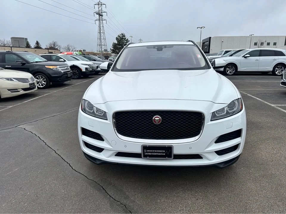2019 Jaguar F-Pace - Image 2 of 12