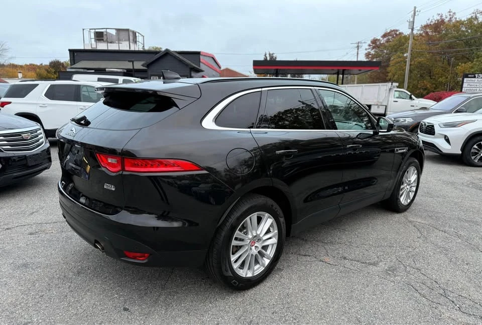 2019 Jaguar F-Pace - Image 11 of 20