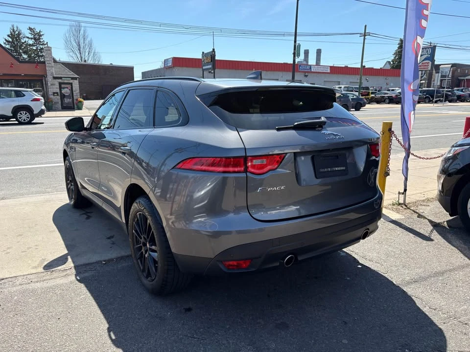 2019 Jaguar F-Pace - Image 5 of 17