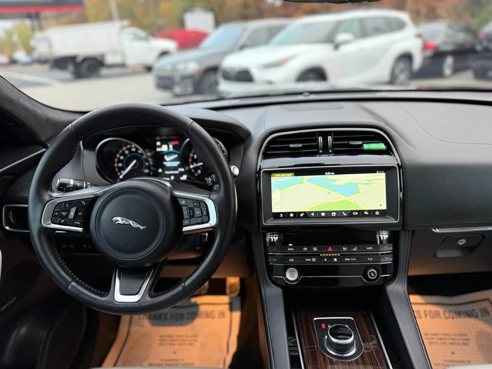 2019 Jaguar F-Pace - Image 2 of 20