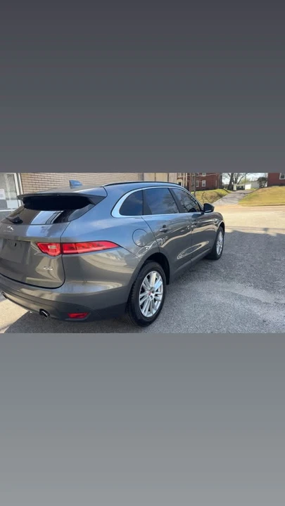 2019 Jaguar F-Pace - Image 15 of 16