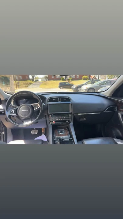 2019 Jaguar F-Pace - Image 4 of 16