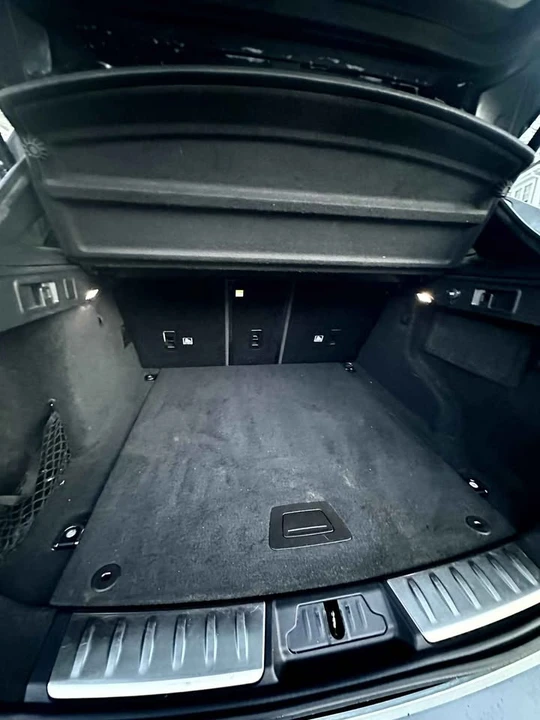 2019 Jaguar F-Pace - Image 11 of 12