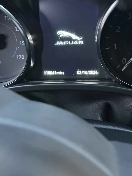 2019 Jaguar F-Pace - Image 9 of 12
