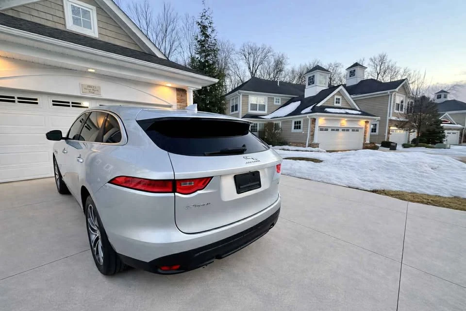 2019 Jaguar F-Pace - Image 5 of 12