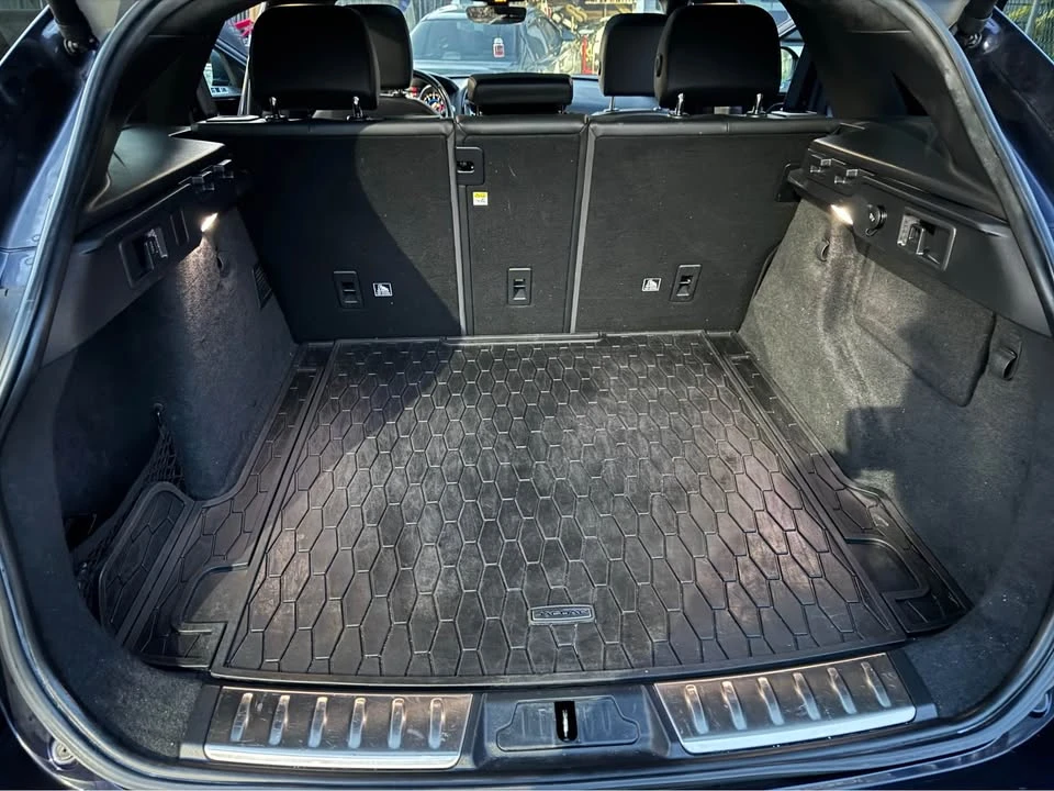 2019 Jaguar F-Pace - Image 11 of 18