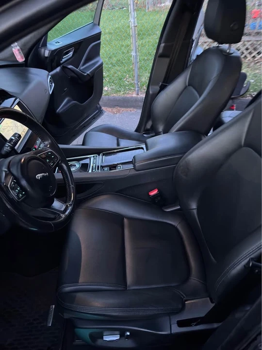 2019 Jaguar F-Pace - Image 9 of 18