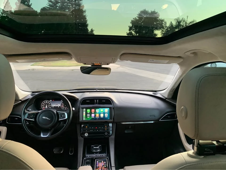 2019 Jaguar F-Pace - Image 9 of 14