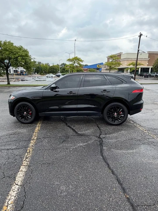 2019 Jaguar F-Pace SVR - Image 2 of 15