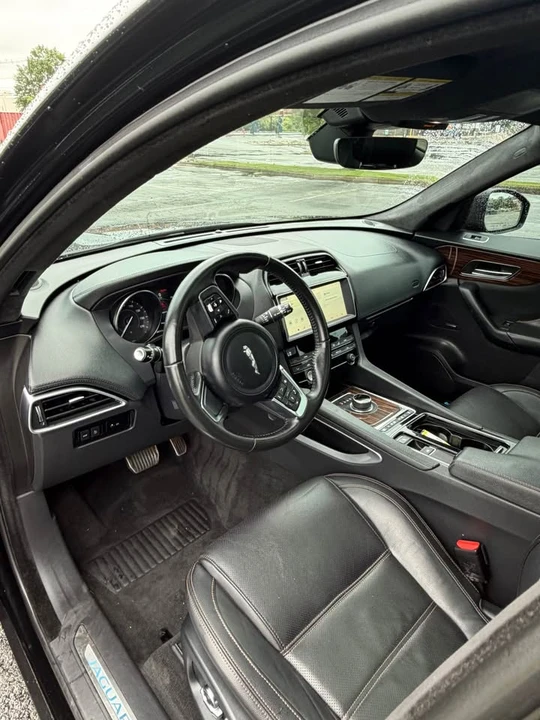 2019 Jaguar F-Pace SVR - Image 9 of 15