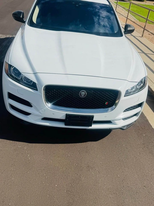 2019 Jaguar F-Pace - Image 7 of 11