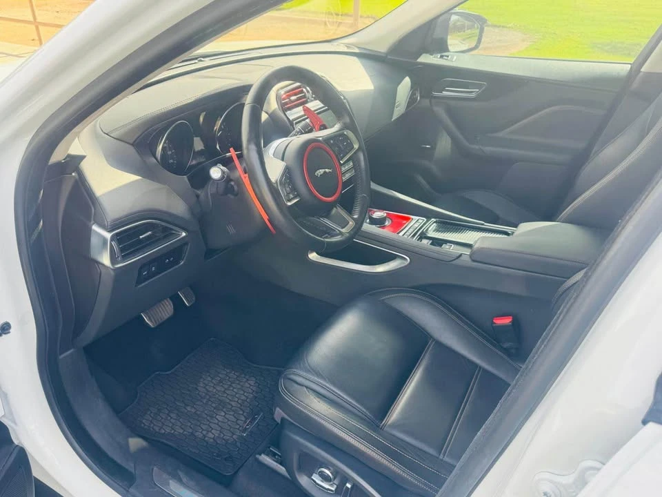 2019 Jaguar F-Pace - Image 10 of 11