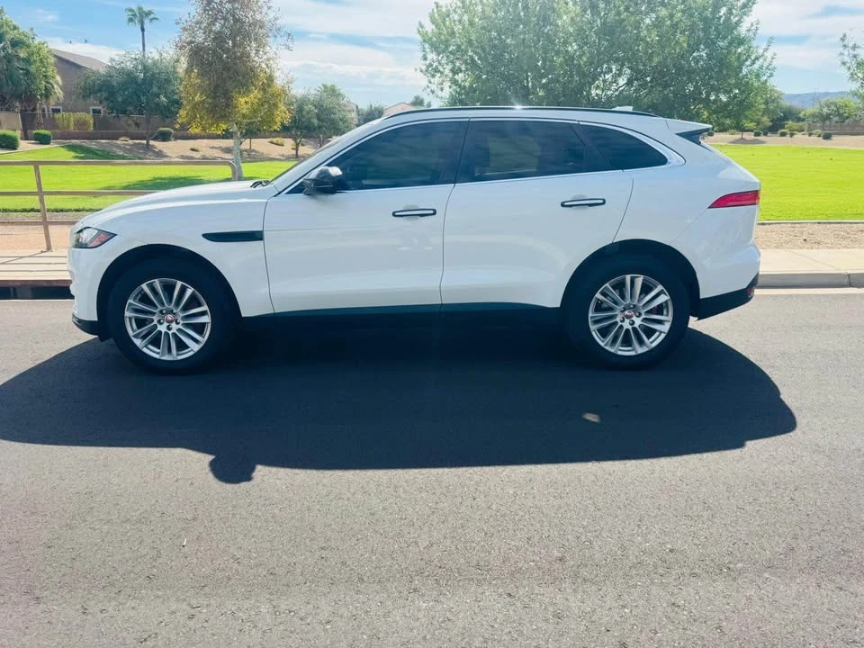 2019 Jaguar F-Pace - Image 4 of 11