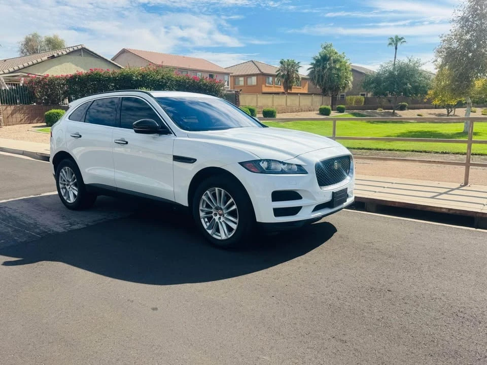 2019 Jaguar F-Pace - Image 3 of 11