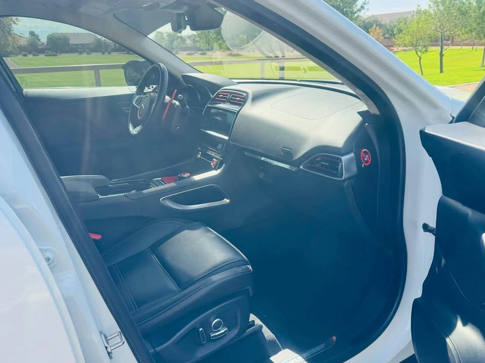 2019 Jaguar F-Pace - Image 9 of 11