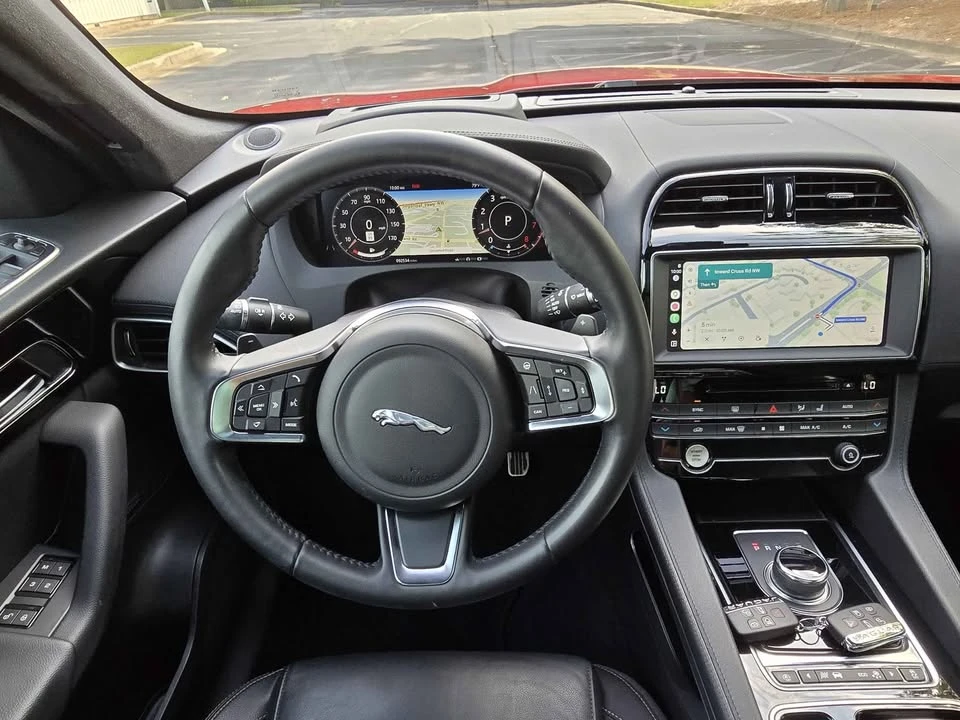 2019 Jaguar F-Pace - Image 18 of 20