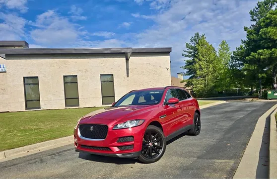 2019 Jaguar F-PACE 25t Prestige Sport Utility 4D