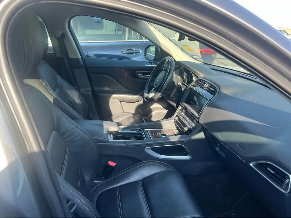 2019 Jaguar F-Pace - Image 4 of 7