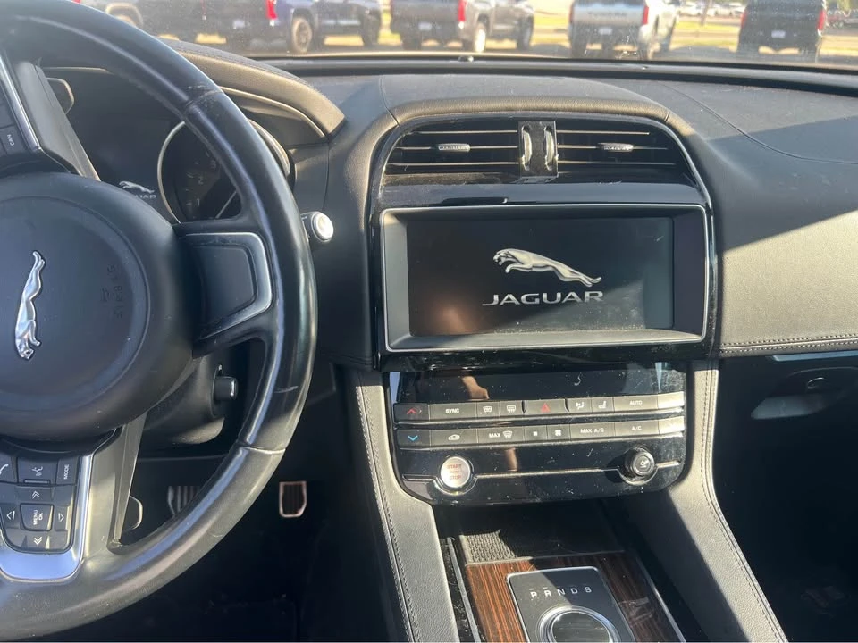 2019 Jaguar F-Pace - Image 7 of 7