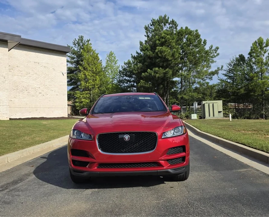 2019 Jaguar F-Pace - Image 17 of 20