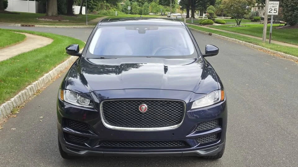 2019 Jaguar F-Pace - Image 2 of 18